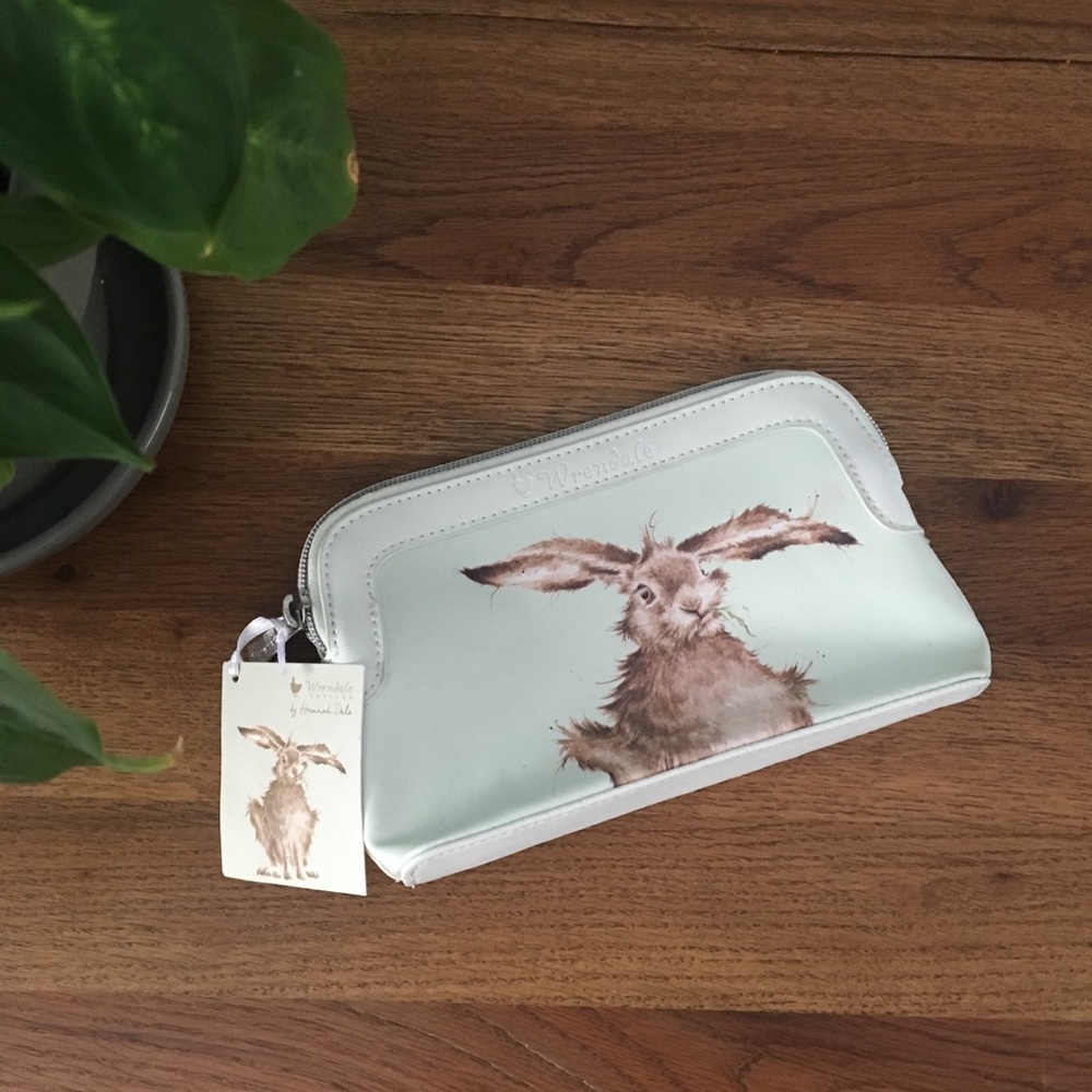 sea foam green cosmetic zip bag with hare/rabbit